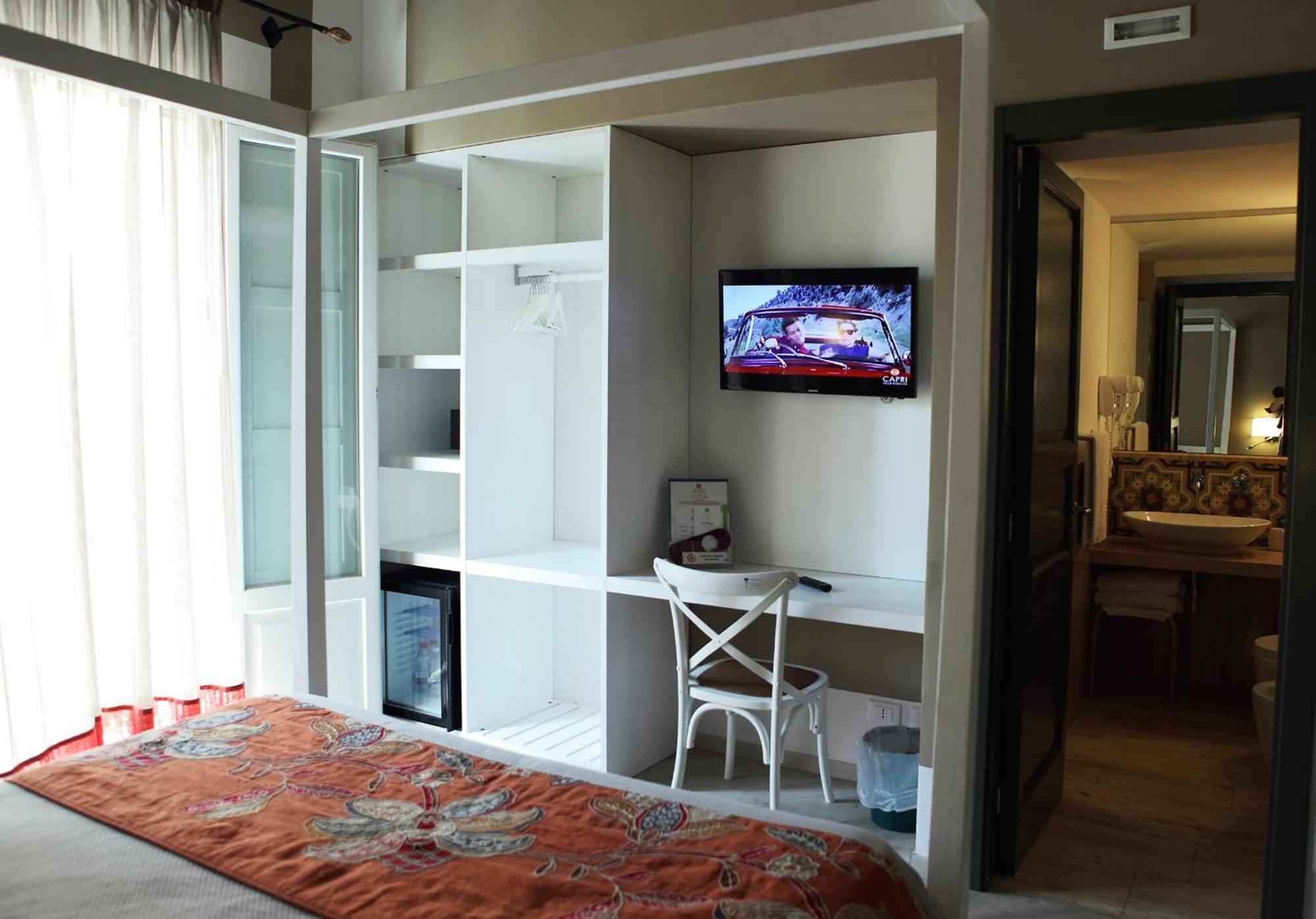 Aegusa Hotel فافينانا الغرفة الصورة