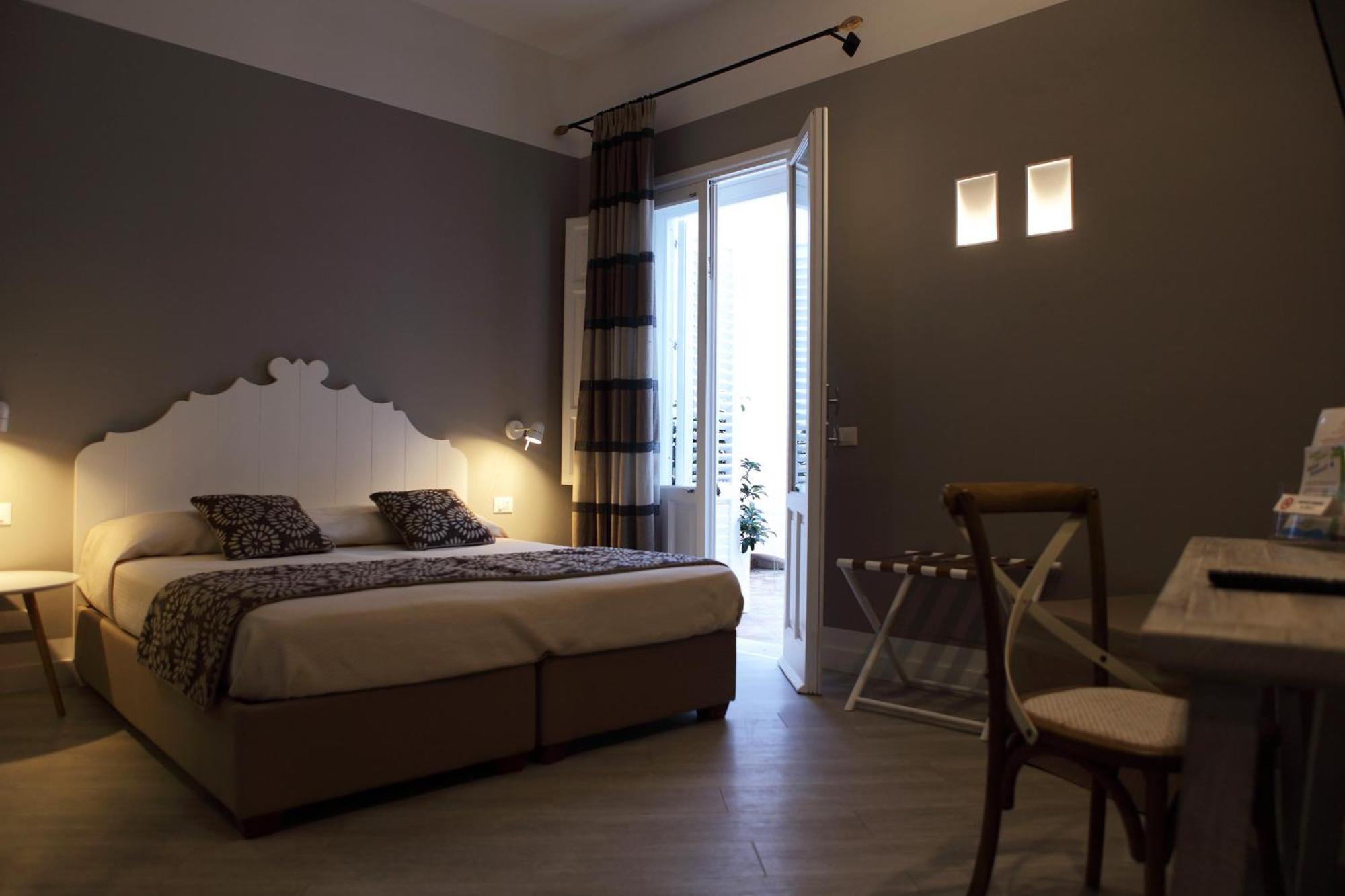 Aegusa Hotel فافينانا المظهر الخارجي الصورة