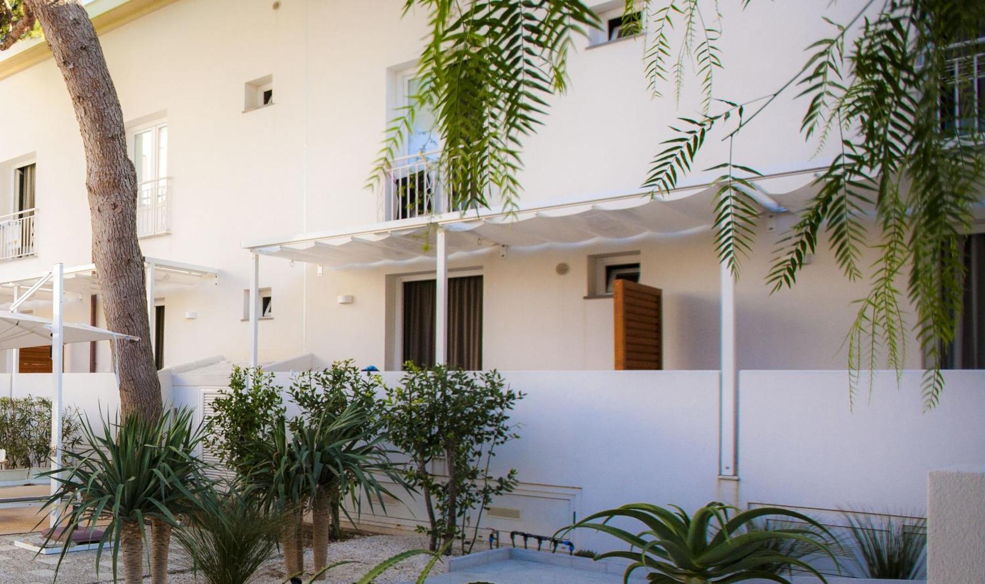 Aegusa Hotel فافينانا المظهر الخارجي الصورة