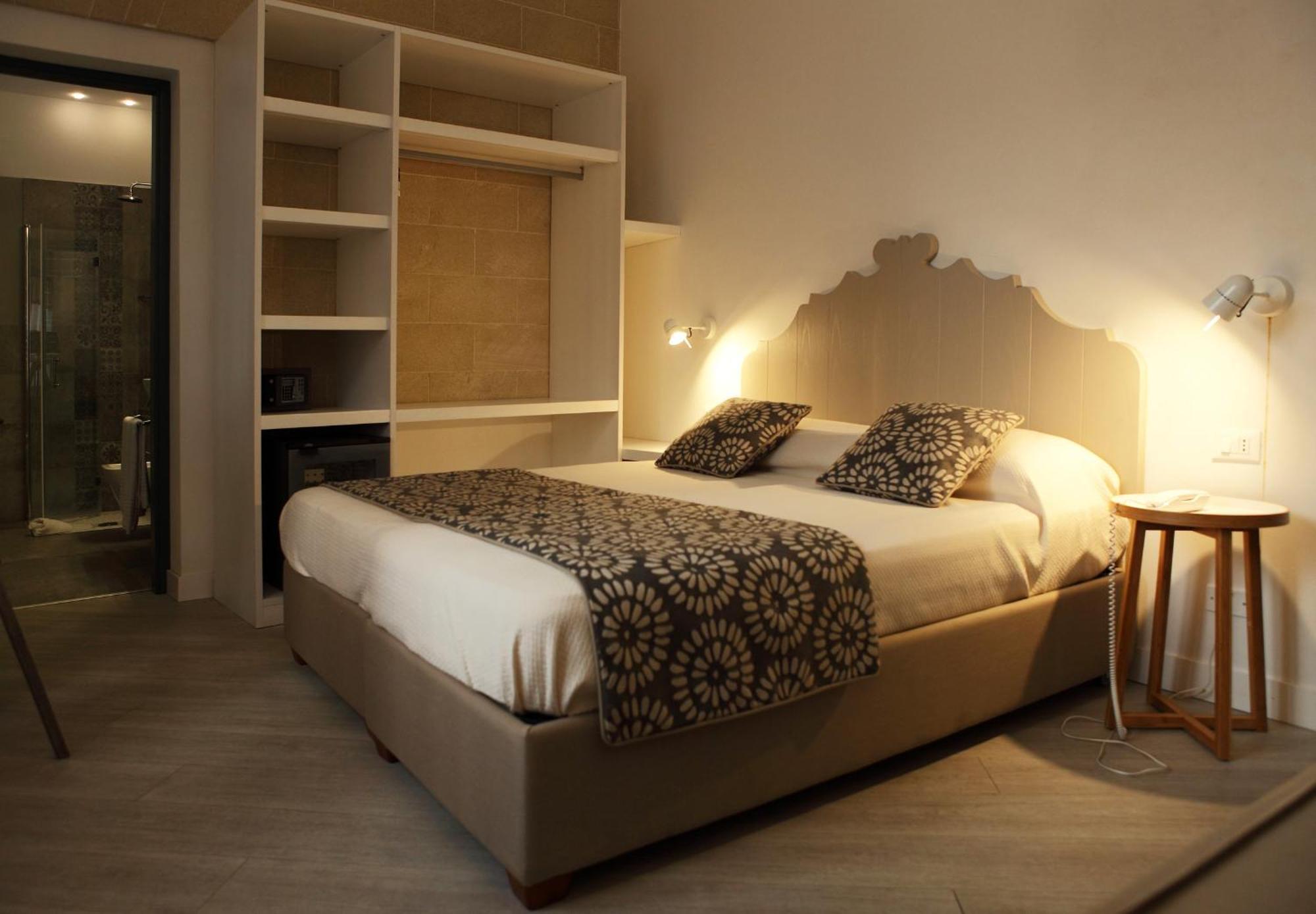 Aegusa Hotel فافينانا الغرفة الصورة