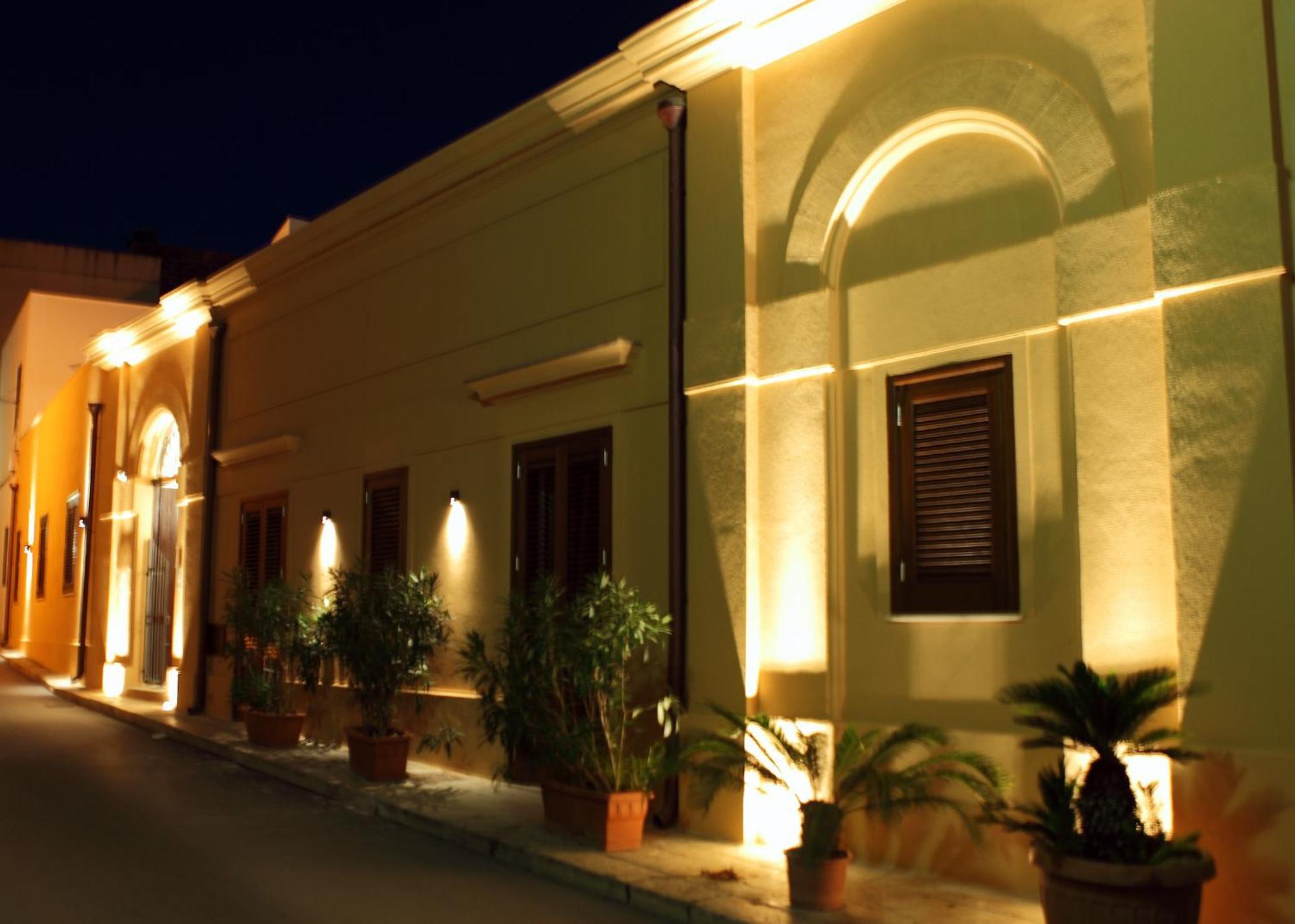 Aegusa Hotel فافينانا الغرفة الصورة