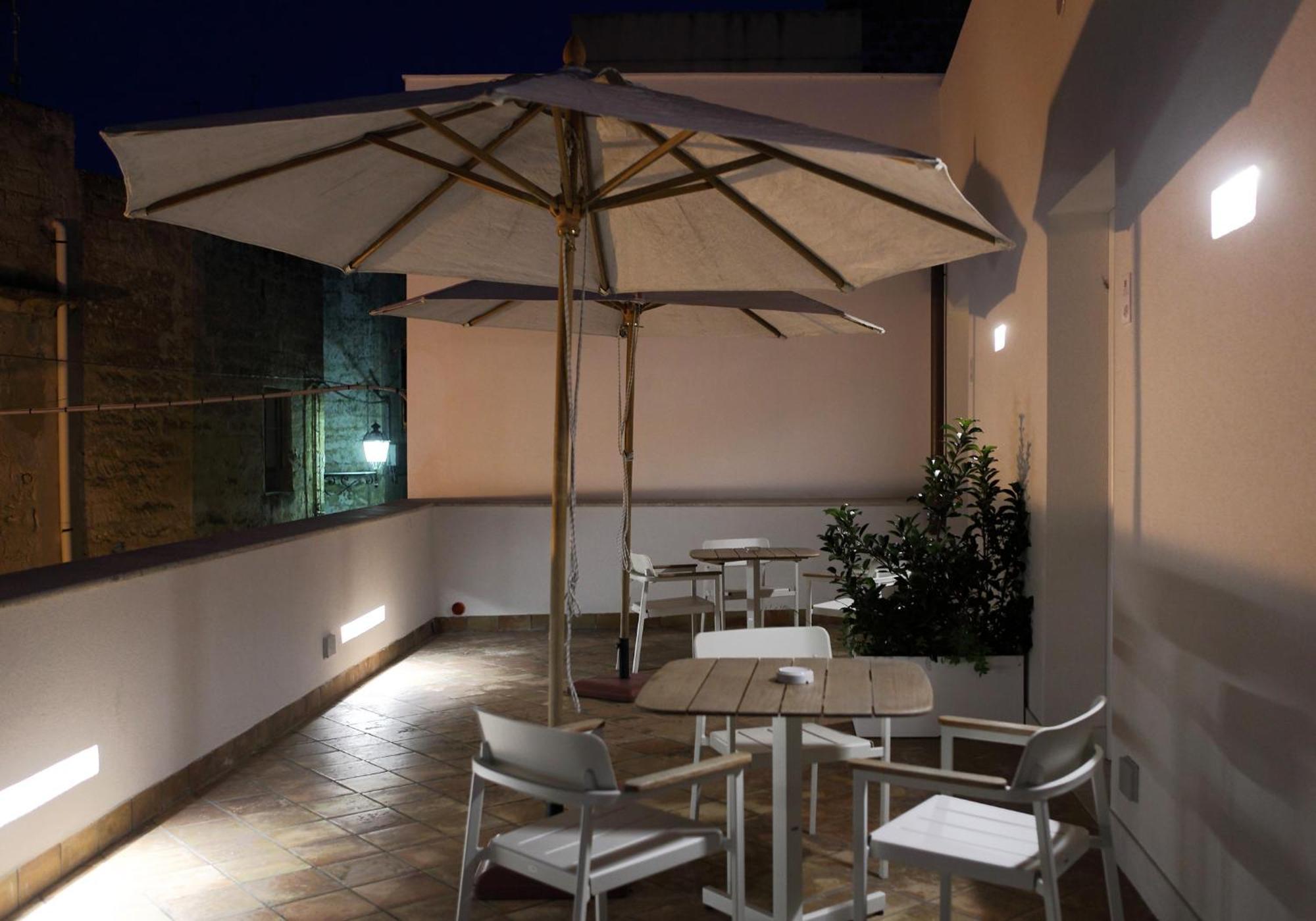 Aegusa Hotel فافينانا الغرفة الصورة