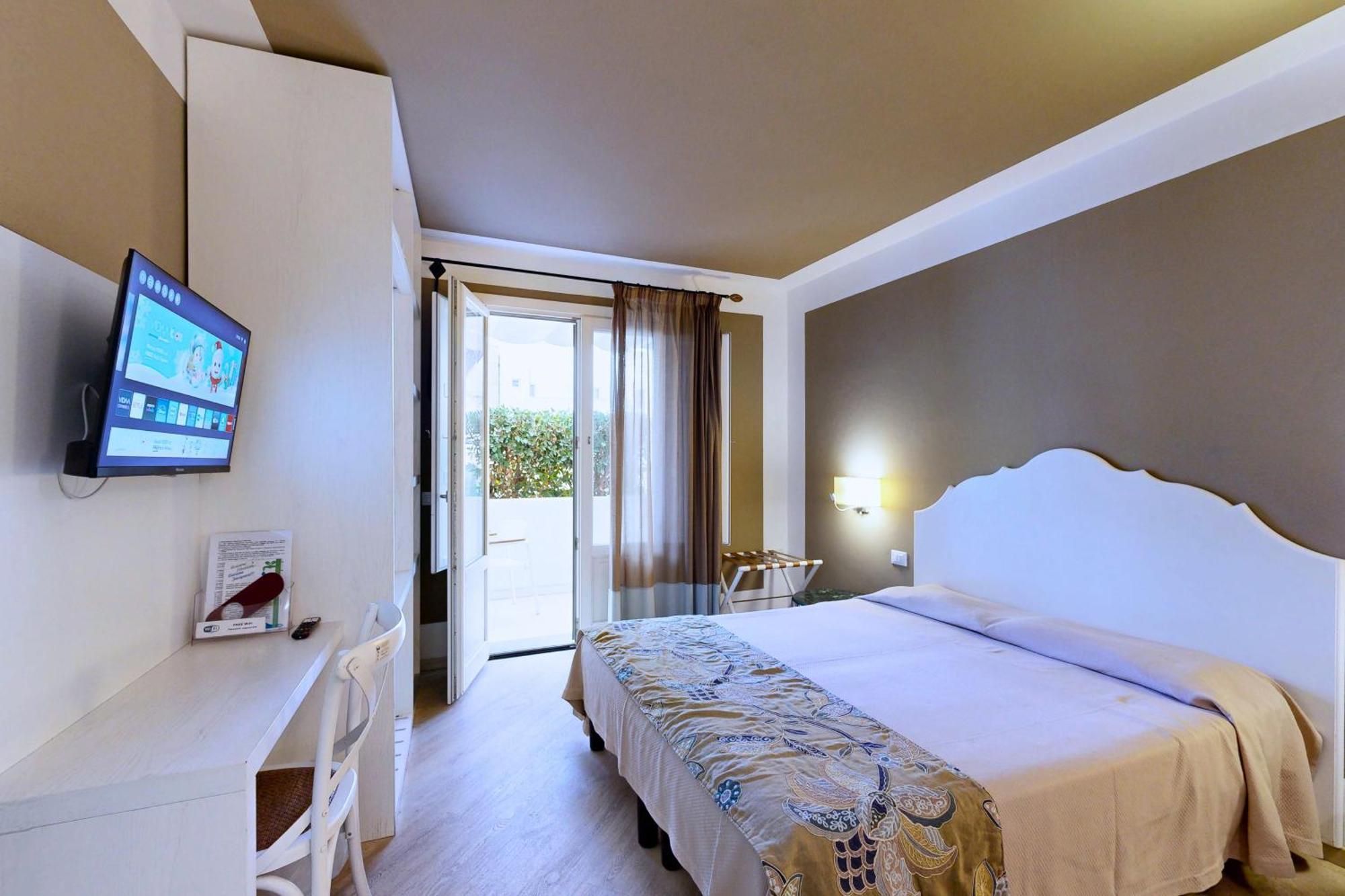 Aegusa Hotel فافينانا المظهر الخارجي الصورة